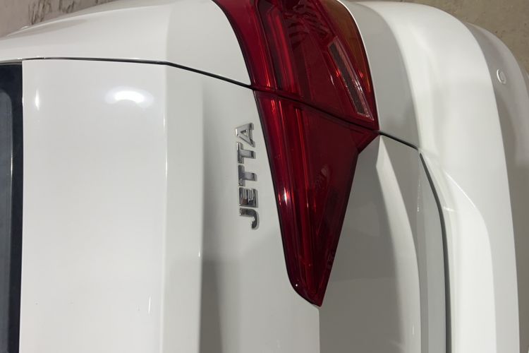 Used Volkswagen Jetta 2017 1.4L Manual Fashion Edition
