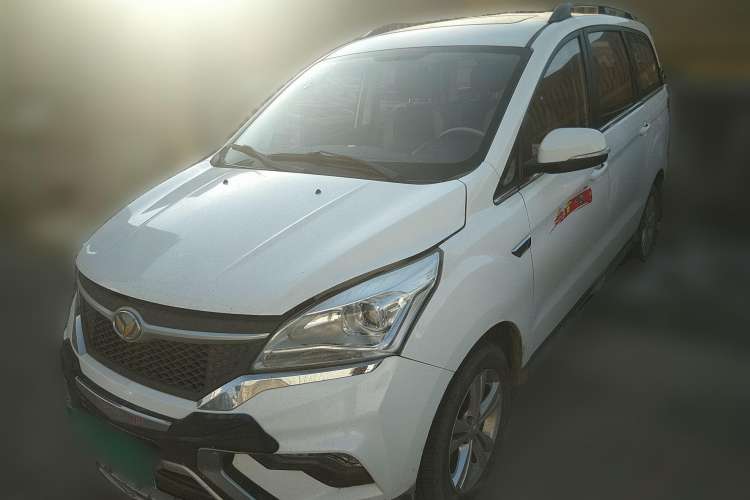 Used HYOSOW H3 2015 1.5L manual luxury version