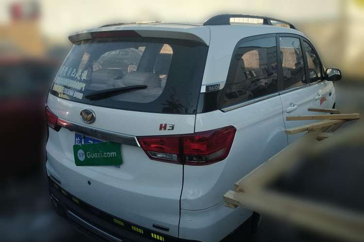Used HYOSOW H3 2015 1.5L manual luxury version
