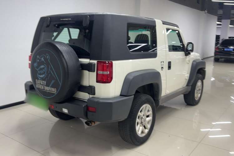 Used BAIC Off-Road BJ40 2016 2.0T Manual Two-Wheel Drive Prestige Edition
