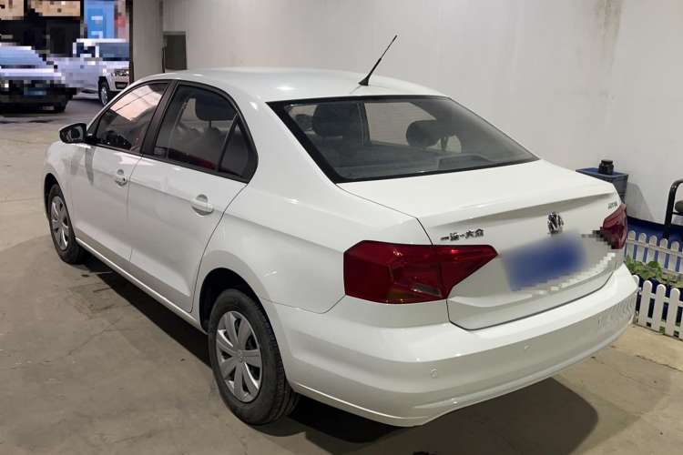 Used Volkswagen Jetta 2017 1.4L Manual Fashion Edition
