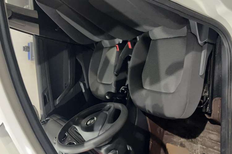 Used Volkswagen Jetta 2017 1.4L Manual Fashion Edition
