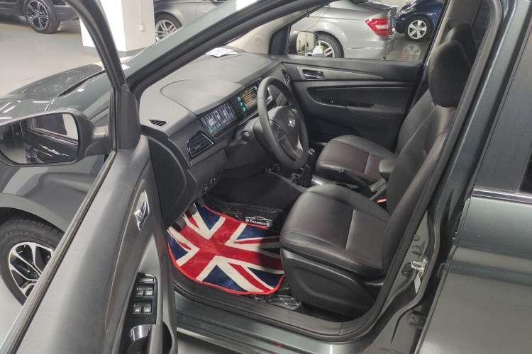 Used CHANGAN KAICHENG Oushang A600 2016 1.5L Manual Luxury 7-Seater Driver Seat