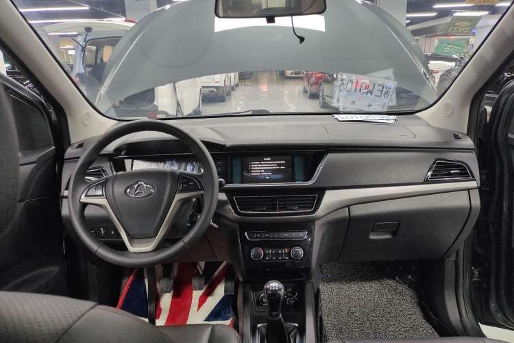 Used CHANGAN KAICHENG Oushang A600 2016 1.5L Manual Luxury 7-Seater Center Console