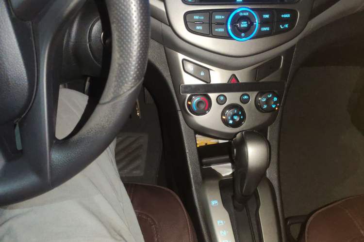 Used Chevrolet Aveo Sonic 2014 Sedan 1.4SL AT Fashion Edition