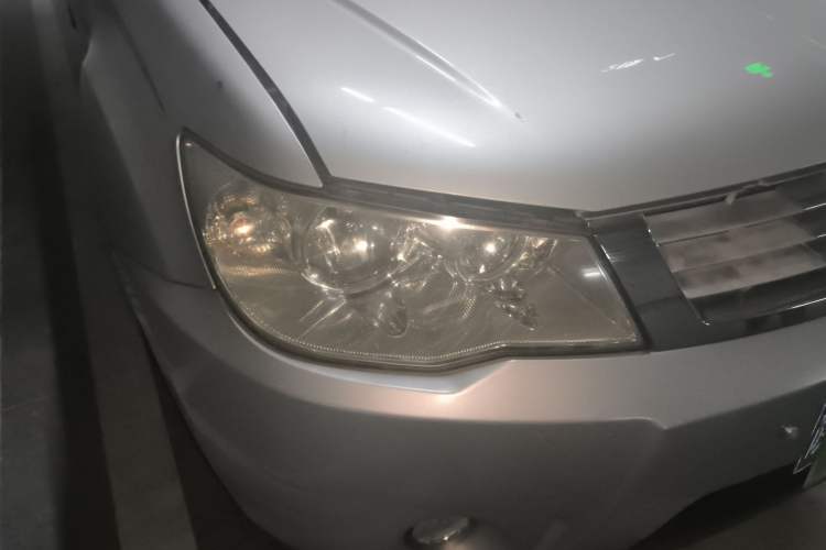 Used Land X8 2009 2.4L Gasoline 4x4 Luxury Edition