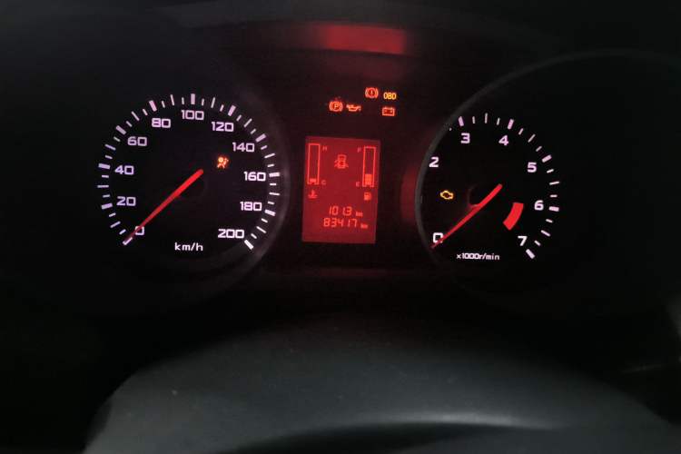 Used Land X8 2009 2.4L Gasoline 4x4 Luxury Edition