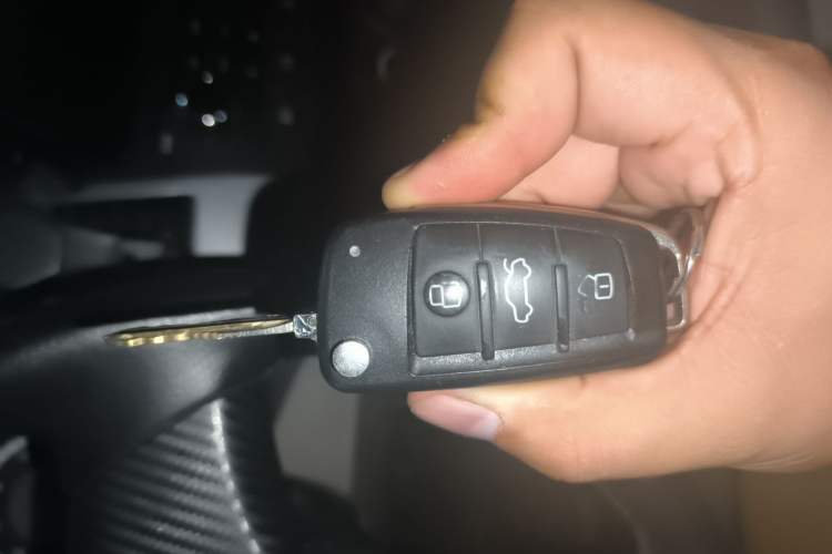 Used Land X8 2009 2.4L Gasoline 4x4 Luxury Edition