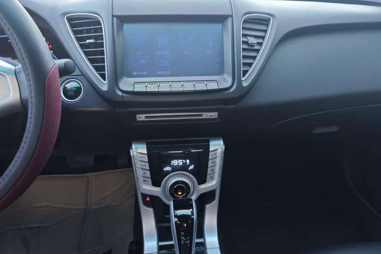 Used Luxgen 5 2014 Dance Limited Edition 1.8T Automatic Luxury Version
