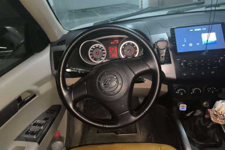 Used Land X8 2009 2.4L Gasoline 4x4 Luxury Edition