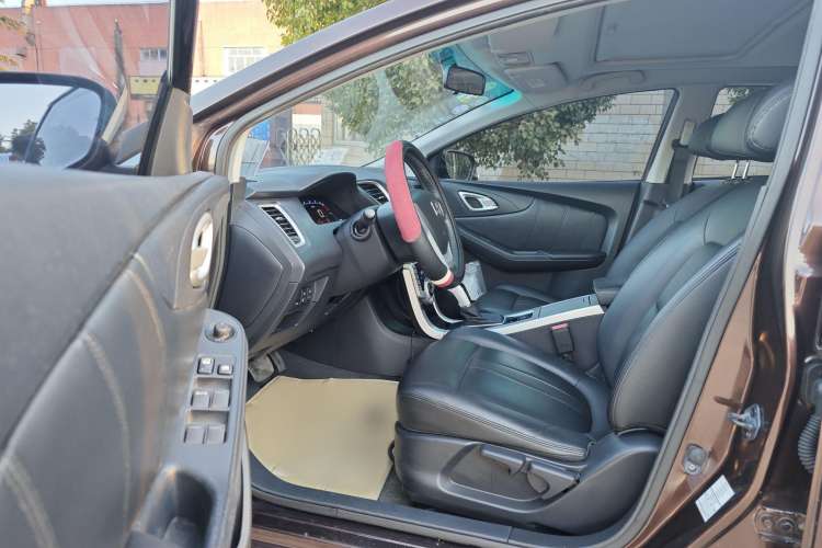 Used Luxgen 5 2014 Dance Limited Edition 1.8T Automatic Luxury Version
