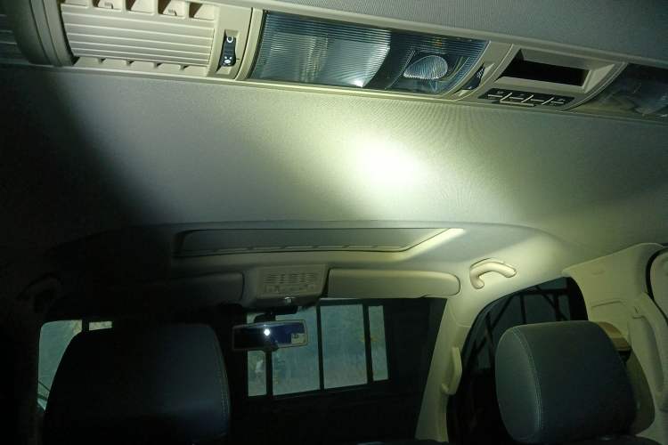 Used Volkswagen Multivan 2012 2.0 TSI Four-Wheel Drive Deluxe Edition