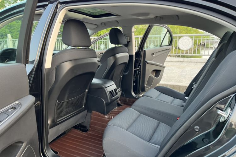 Used Hongqi H7 2018 1.8T Comfort Edition
