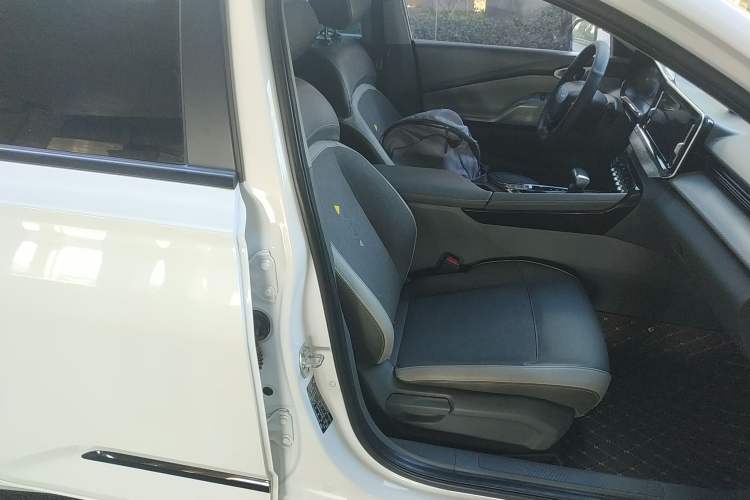 Used Baojun RC-5 2020 1.5T CVT Smart Luxury Edition