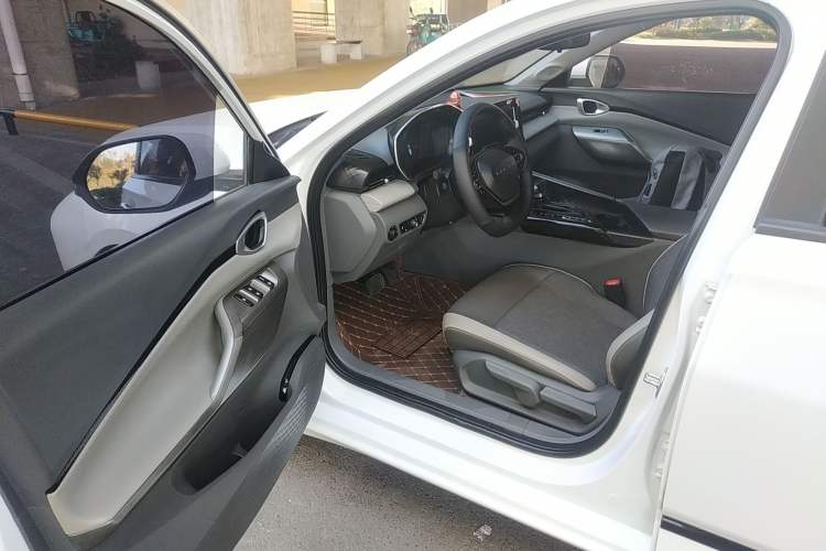 Used Baojun RC-5 2020 1.5T CVT Smart Luxury Edition