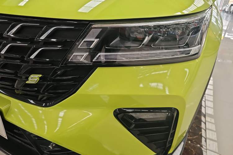 Used Wuling Alvez 2022 1.5T CVT Trendy & Cool Edition
