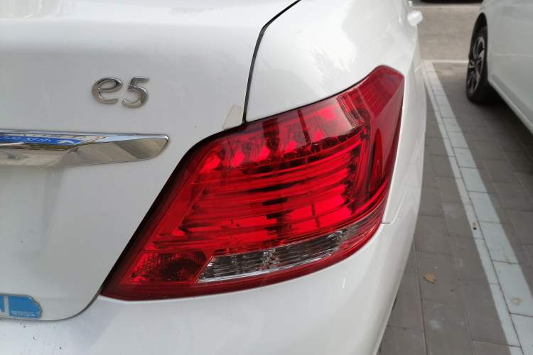 Used BYD e5 2016 300 Luxury Edition
