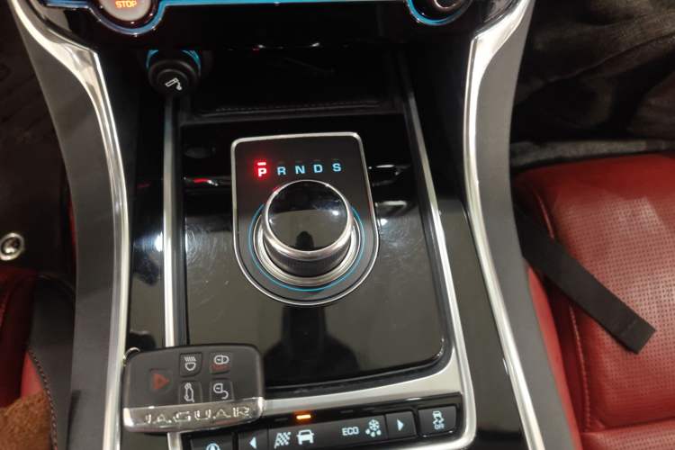 Used Jaguar XE 2018 2.0T 200 PS Two-Wheel-Drive R-Sport Sport Edition
