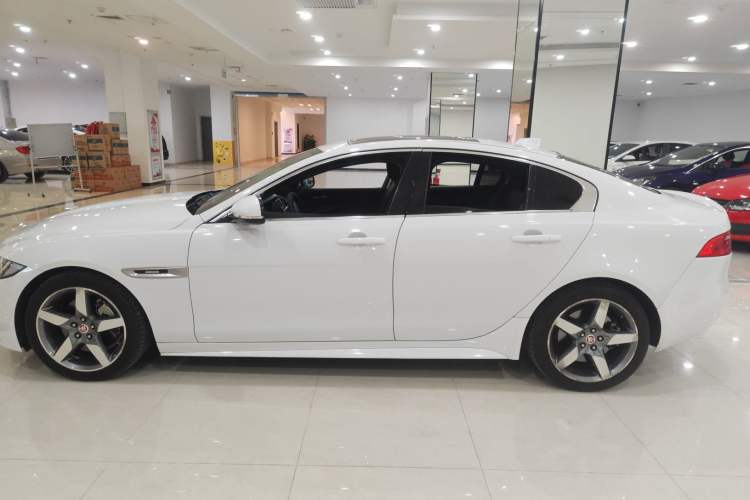 Used Jaguar XE 2018 2.0T 200 PS Two-Wheel-Drive R-Sport Sport Edition
