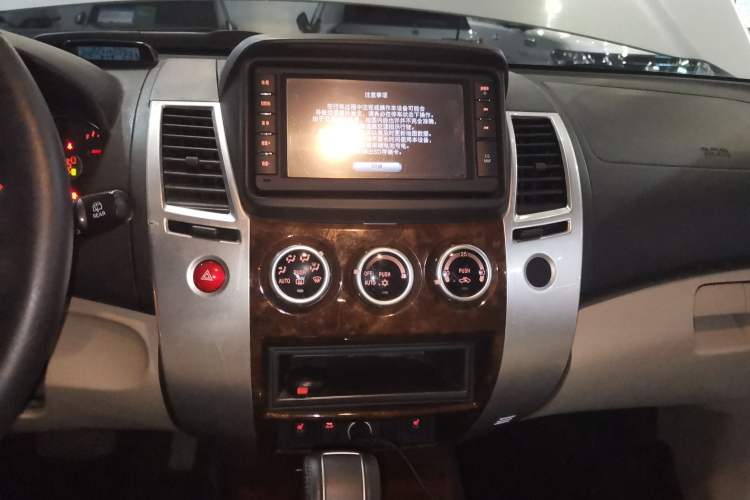 Used Mitsubishi Pajero Sport 2013 3.0L Automatic 4x4 Flagship Edition