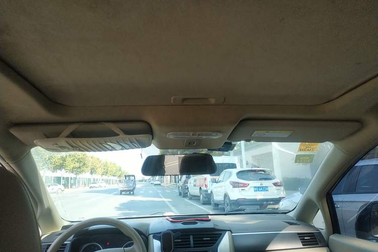 Used Venucia D50 2012 1.6L Automatic Prestige Edition
