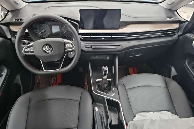 Used Livan X3 PRO 2022 1.5L Manual Little Cutie
