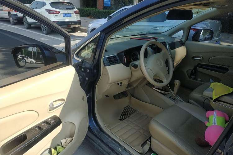 Used Venucia D50 2012 1.6L Automatic Prestige Edition
