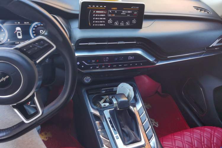 Used Zotye T500 2018 1.5T Automatic Smart Connected Prestige Model
