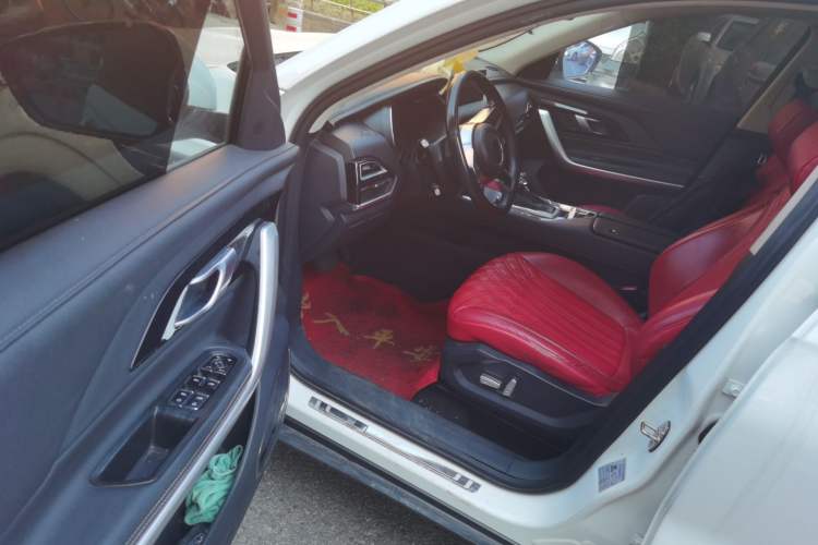 Used Zotye T500 2018 1.5T Automatic Smart Connected Prestige Model
