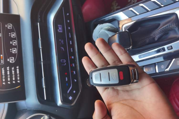 Used Zotye T500 2018 1.5T Automatic Smart Connected Prestige Model
