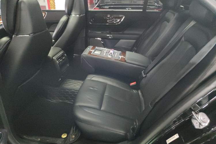 Used Lincoln Continental 2019 2.0T Two-Wheel Drive Prestige Version China VI Standard
