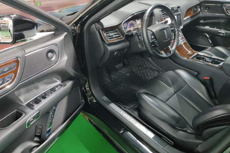 Used Lincoln Continental 2019 2.0T Two-Wheel Drive Prestige Version China VI Standard
