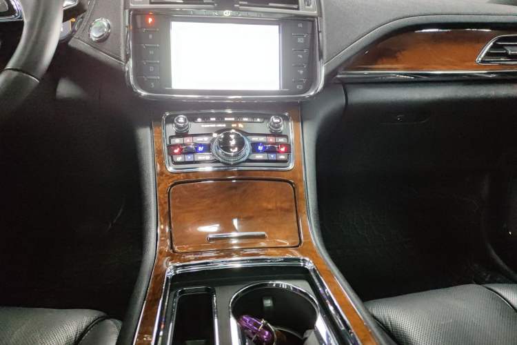 Used Lincoln Continental 2019 2.0T Two-Wheel Drive Prestige Version China VI Standard
