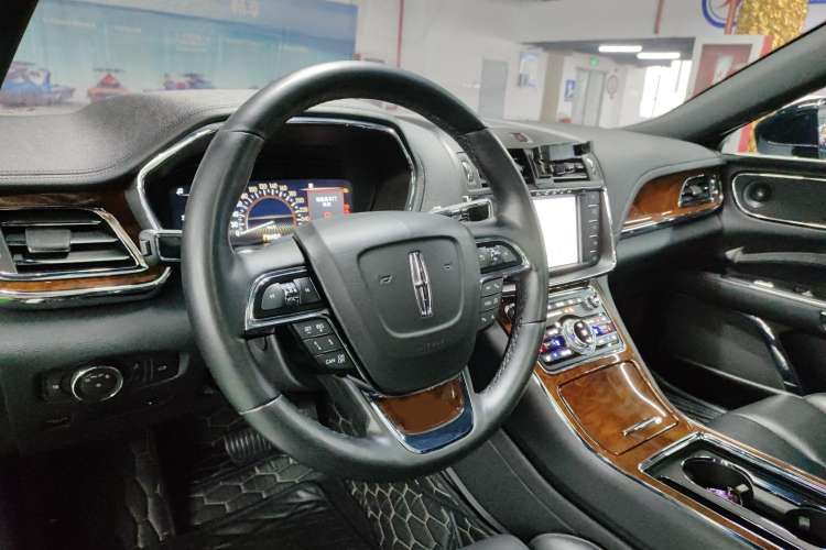 Used Lincoln Continental 2019 2.0T Two-Wheel Drive Prestige Version China VI Standard
