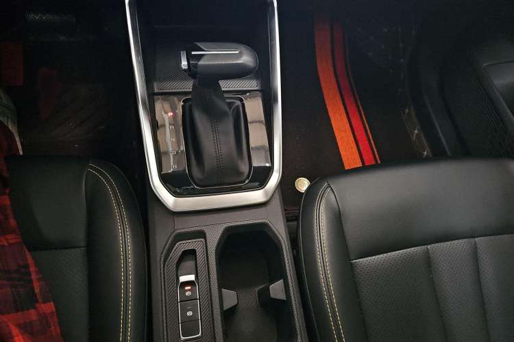 Used Wuling Alvez 2022 1.5T CVT Trendy & Cool Edition
