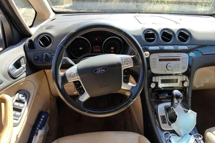 Used Ford  2008 2.3L 7-Seater Luxury Version