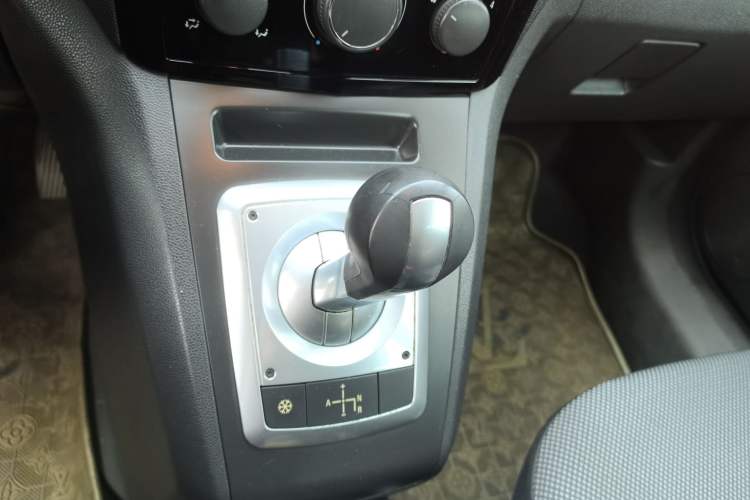 Used Opel Zafira 2010 1.8L MTA