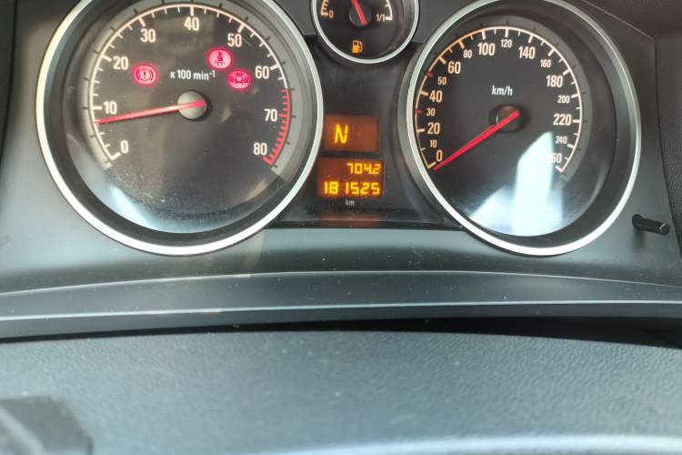 Used Opel Zafira 2010 1.8L MTA