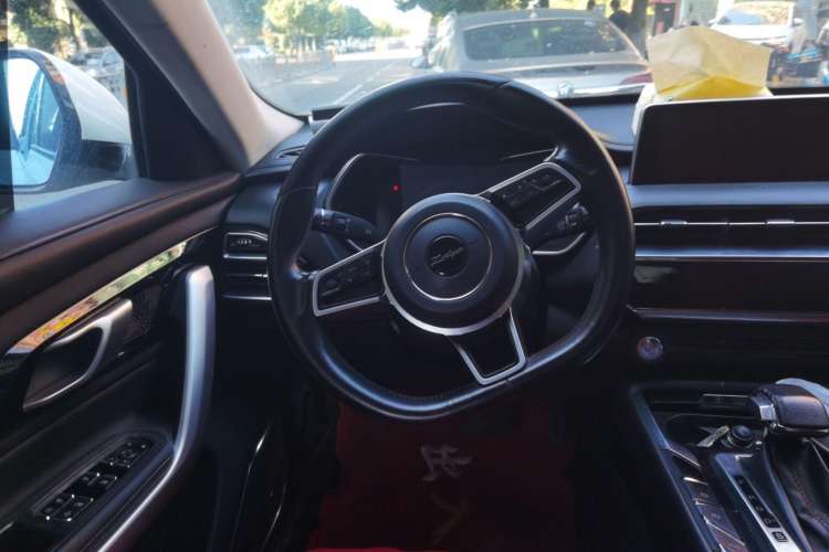 Used Zotye T500 2018 1.5T Automatic Smart Connected Prestige Model
