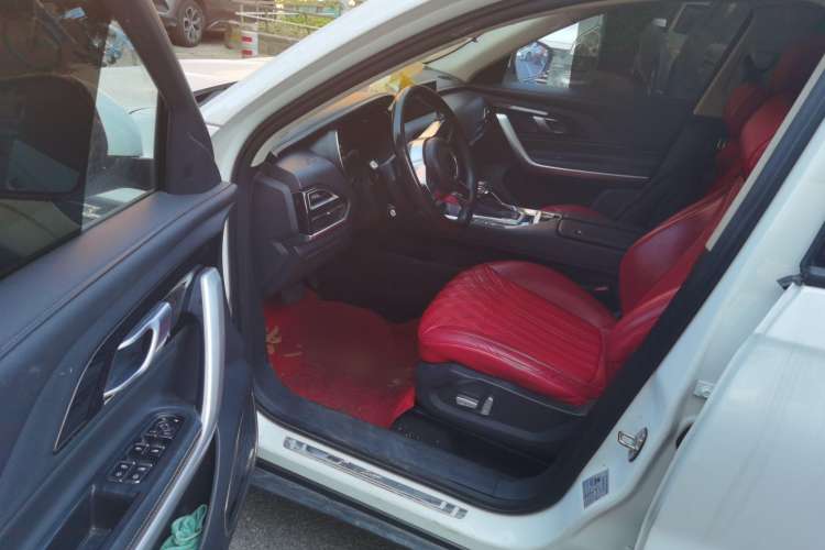 Used Zotye T500 2018 1.5T Automatic Smart Connected Prestige Model
