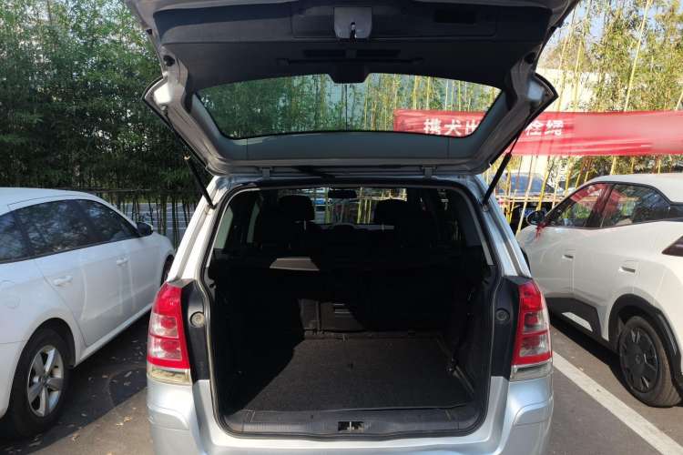 Used Opel Zafira 2010 1.8L MTA