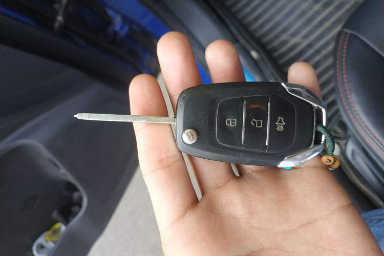 Used SAIC MAXUS T60 2017 2.8T Diesel Manual 4x4 High-Ride Elite Standard Cabin China V Emission Standard
