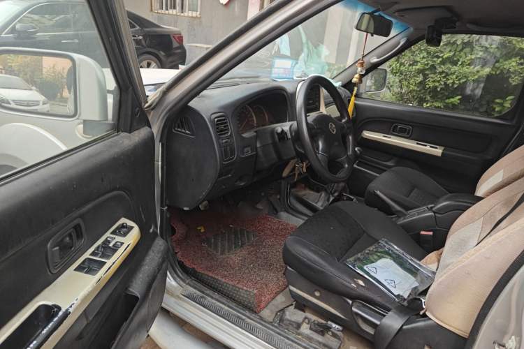 Used Nissan Paladin 2008 2.4L Two-Wheel-Drive Standard Version Driver Seat