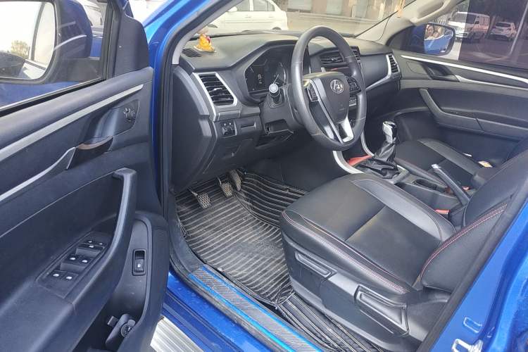 Used SAIC MAXUS T60 2017 2.8T Diesel Manual 4x4 High-Ride Elite Standard Cabin China V Emission Standard
