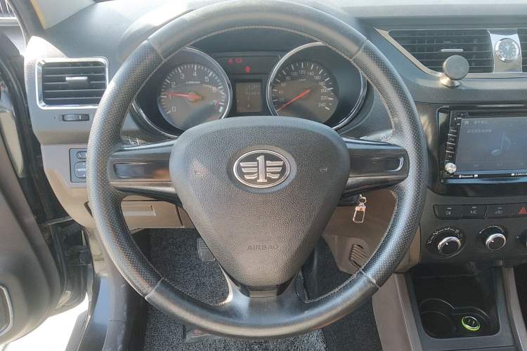 Used FAW Senya S80 2015 1.5L Manual 7-Seater Urban Edition