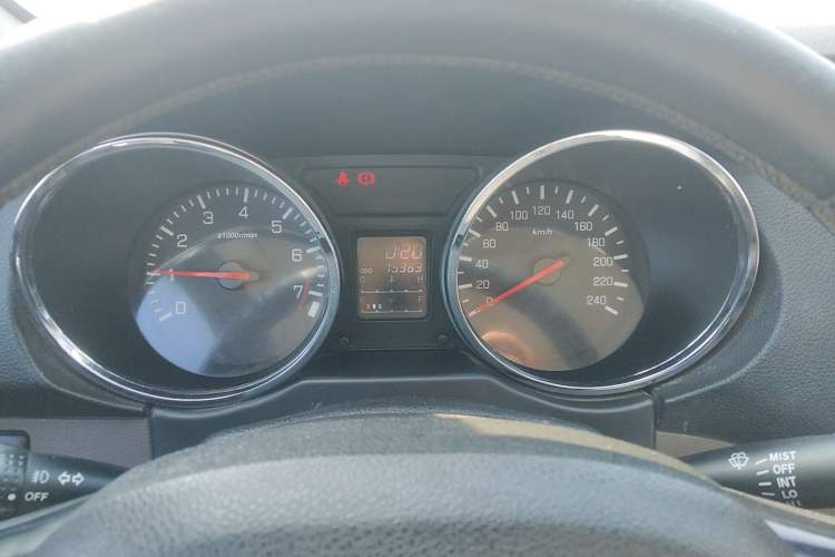 Used FAW Senya S80 2015 1.5L Manual 7-Seater Urban Edition