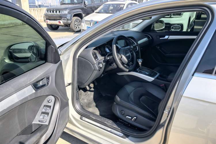 Used Audi A4 2013 40 TFSI allroad quattro Comfort model