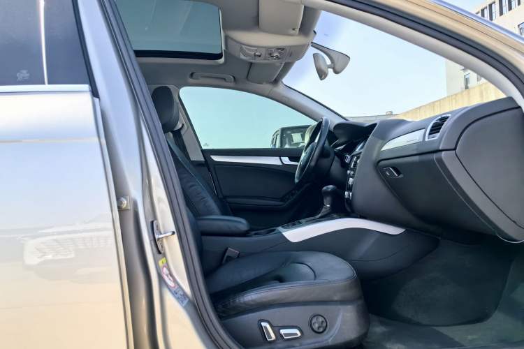 Used Audi A4 2013 40 TFSI allroad quattro Comfort model