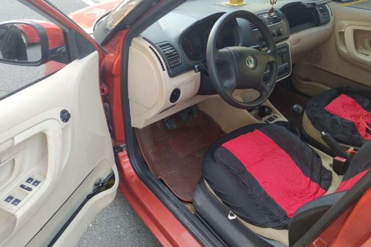 Used Skoda Fabia 2011 1.4L Manual Crystal Edition
