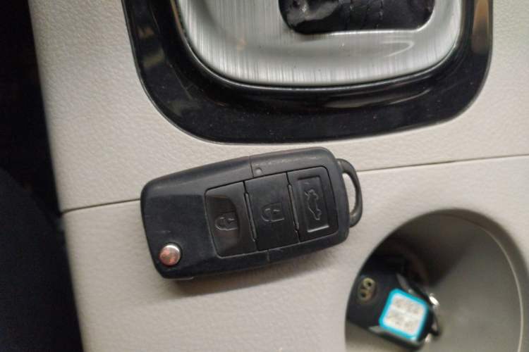 Used FORTHING Joyear XV 2016 1.6L CVT Luxury Model